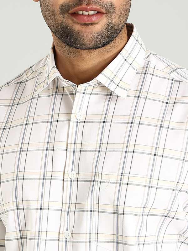 Indian Terrain Men's Regular Fit Full Sleeve Checkered Off White Shirt